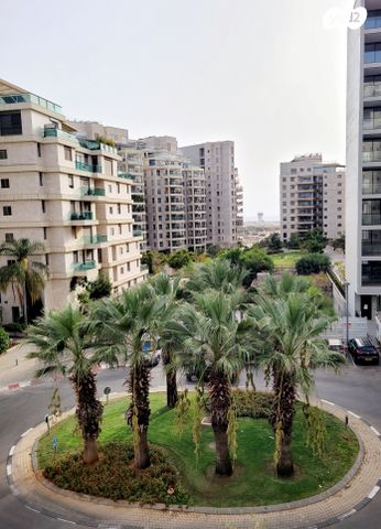 הגוש הגדול, רמת אביב החדשה, נופי ים