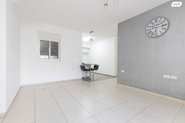 דירה, אליהו קורן, חומת שמואל, הר חומה, ירושלים