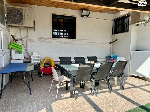 דירת גן, התאנה, המכבים, גבעת זאב