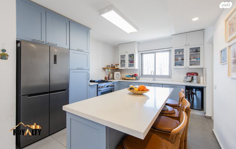 דירה, אליהו הנביא, פסגות אפק, ראש העין