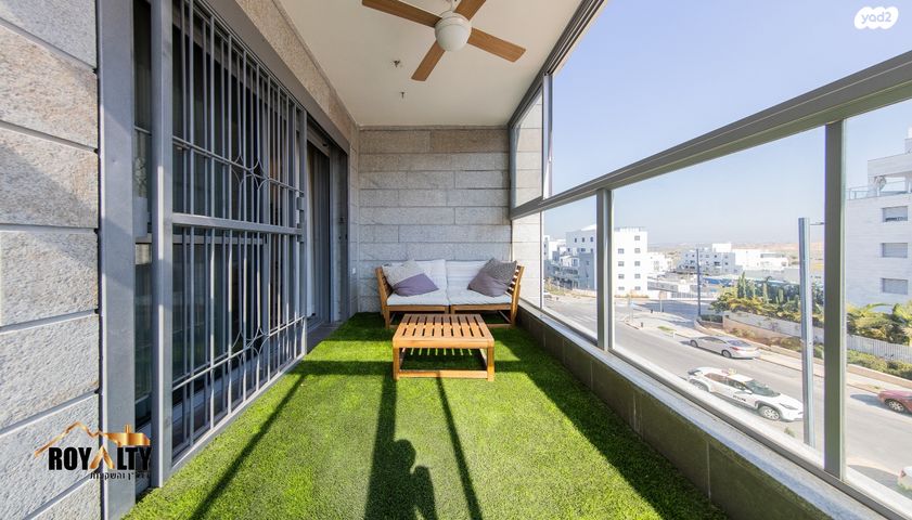 דירה, אליהו הנביא, פסגות אפק, ראש העין