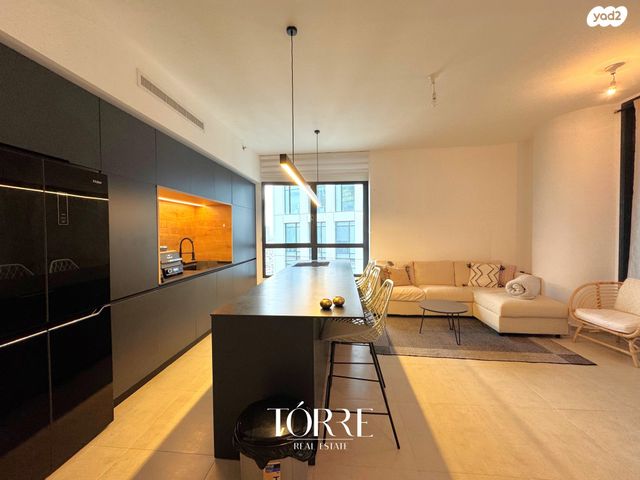 דרך מנחם בגין 158