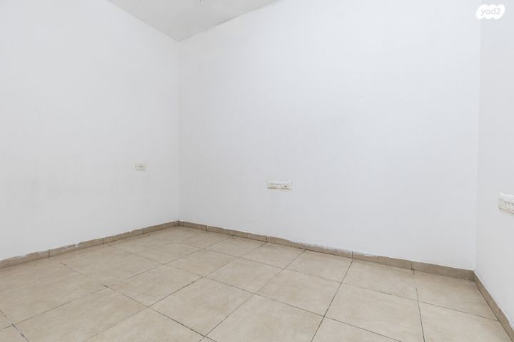 דירה, אליהו קורן, חומת שמואל, הר חומה, ירושלים