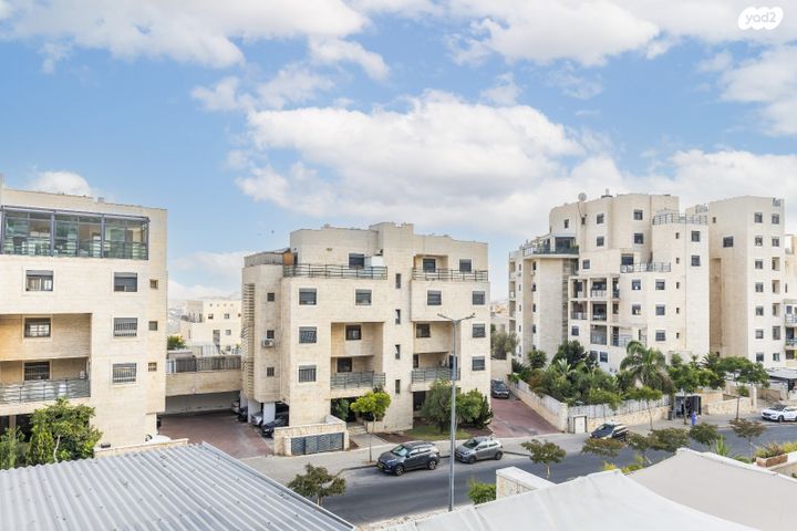 דירה, אליהו קורן, חומת שמואל, הר חומה, ירושלים