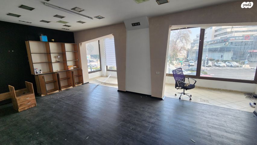 בניין משרדים, חורב, אחוזה, חיפה