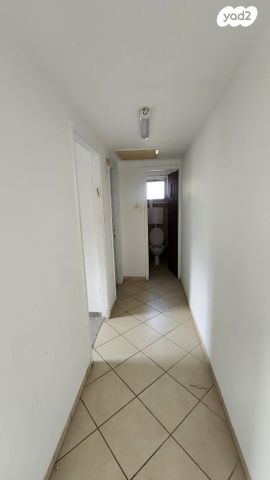 בניין משרדים, חורב, אחוזה, חיפה