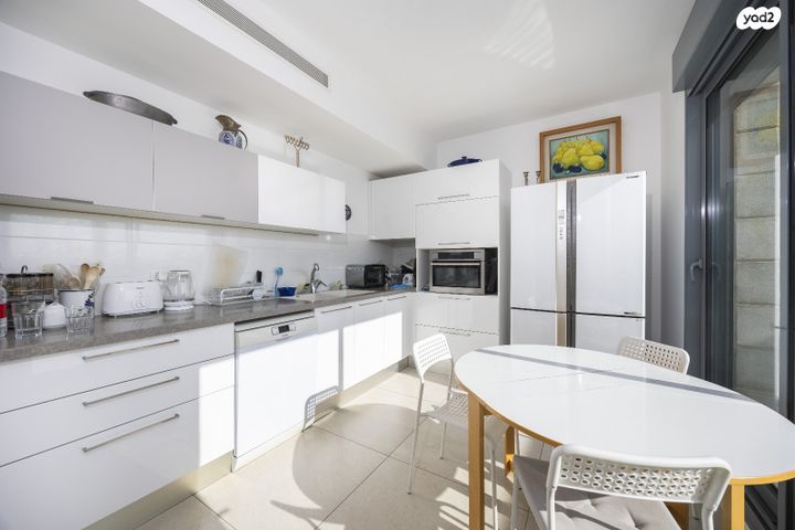 שדרות הרצל 104