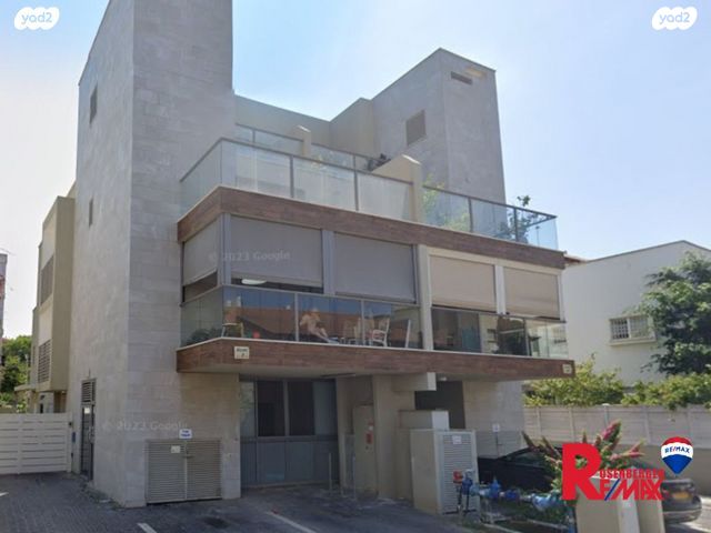 ליאון בלום 27