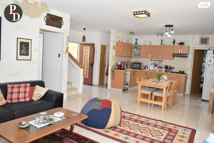 דו משפחתי, כפר יונה