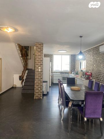 טריפלקס, דוגית, דרום מערב ותיק, בת ים