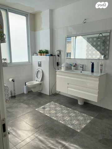 טריפלקס, דוגית, דרום מערב ותיק, בת ים