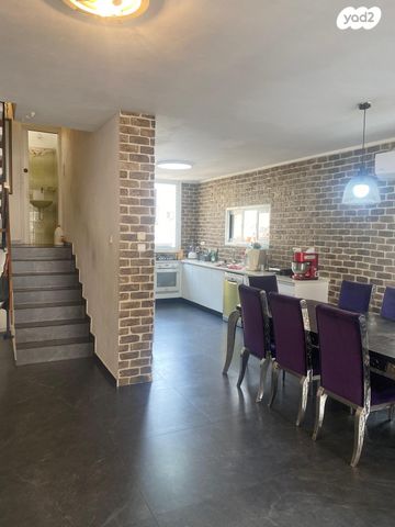 טריפלקס, דוגית, דרום מערב ותיק, בת ים