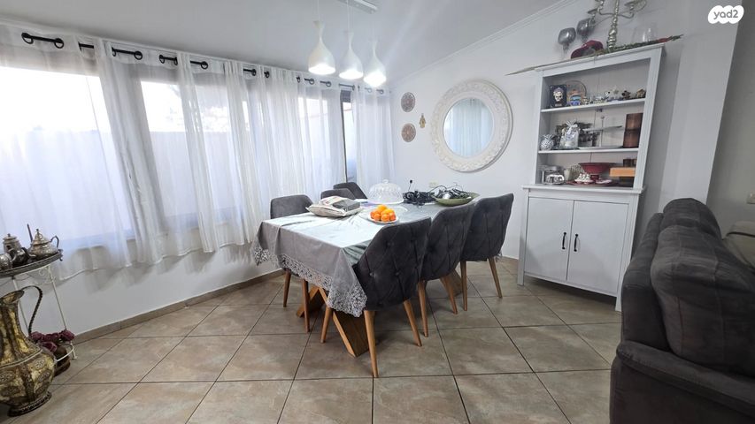 דירת גן, יצחק רבין, צפת