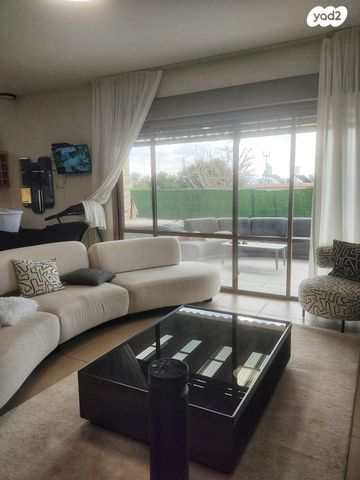 בית פרטי/ קוטג', מגדל