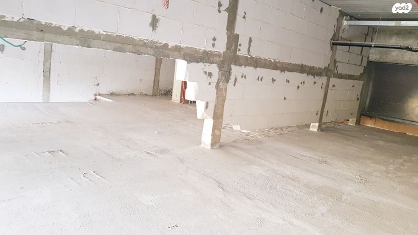 חנויות/ שטח מסחרי, רבי מנחם פרוש 12, שכונת המע"ר, בית שמש