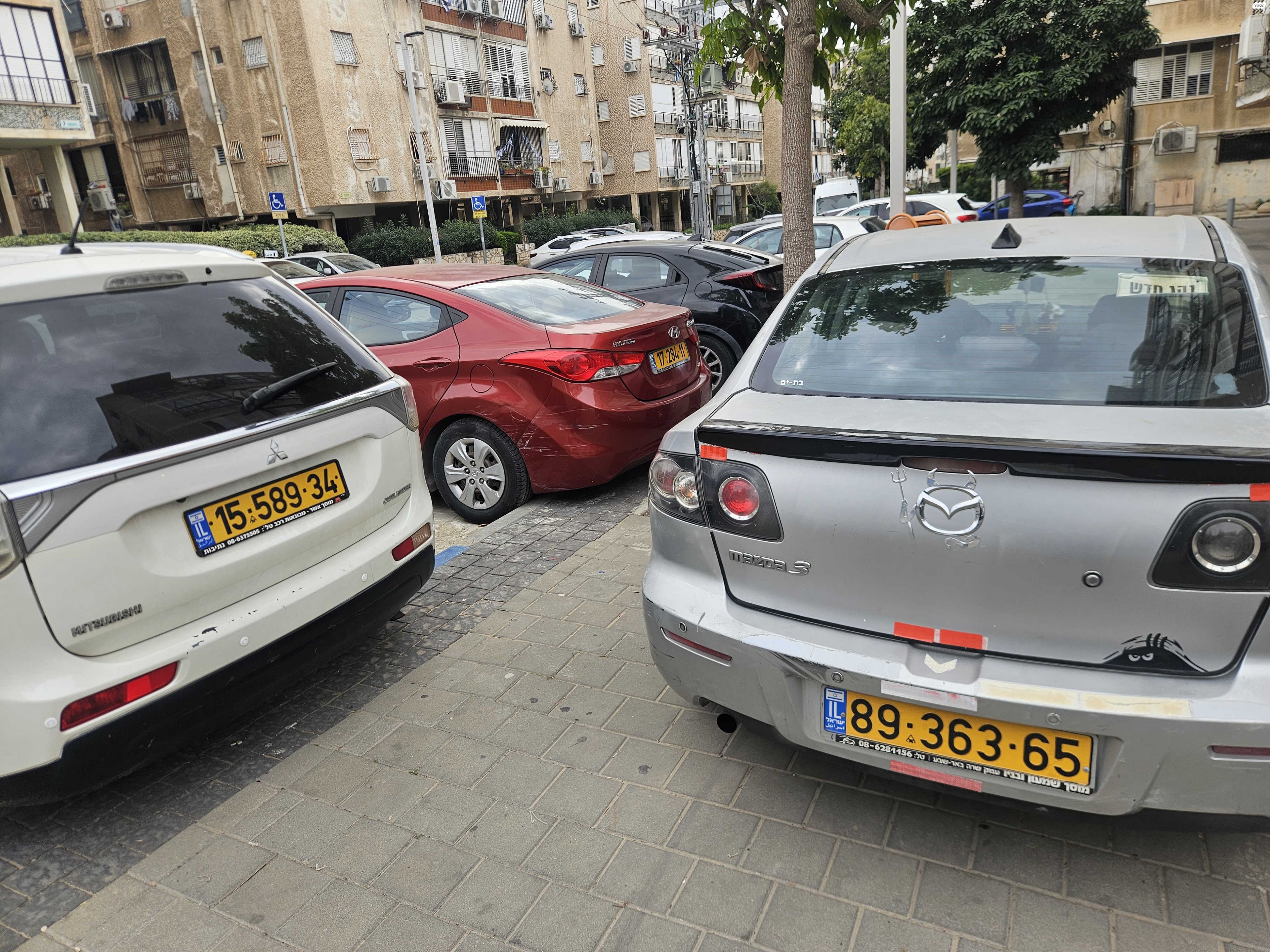 מודעת רכב מאזדה 3