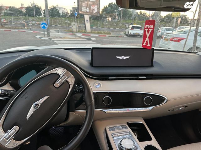 ג'נסיס GV70
