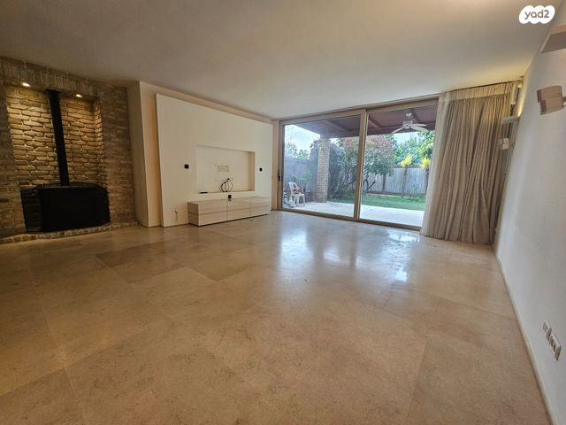 בית פרטי/ קוטג', שיזף, כפר סבא