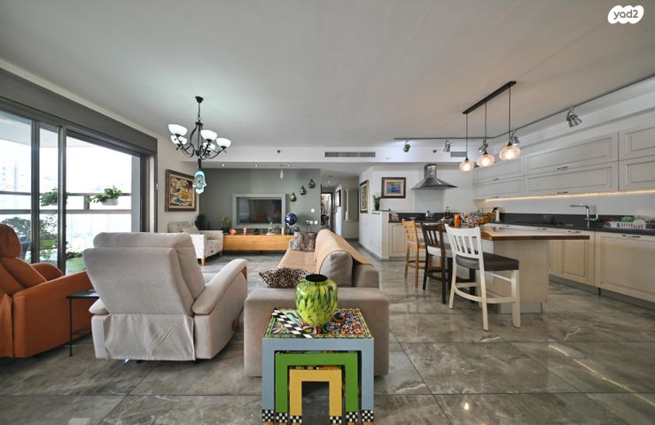 דירה, דרך הים, גנים א', גני תקווה