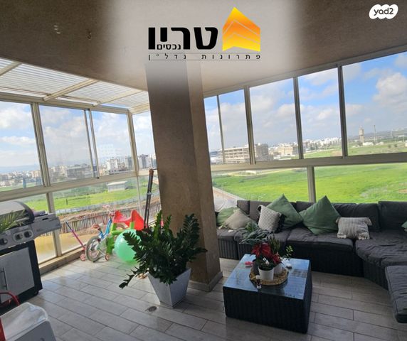 גג/ פנטהאוז