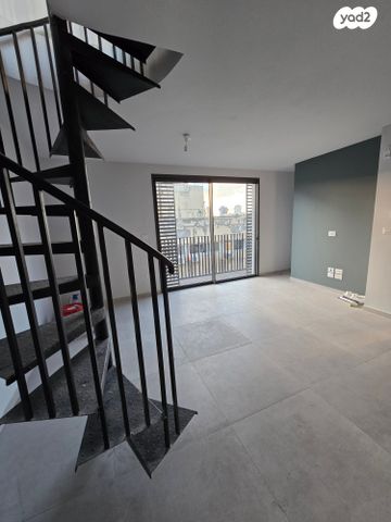 גג/ פנטהאוז, פלורנטין, תל אביב יפו