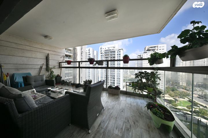 דירה, דרך הים, גנים א', גני תקווה