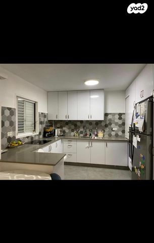 יוברט המפרי 3