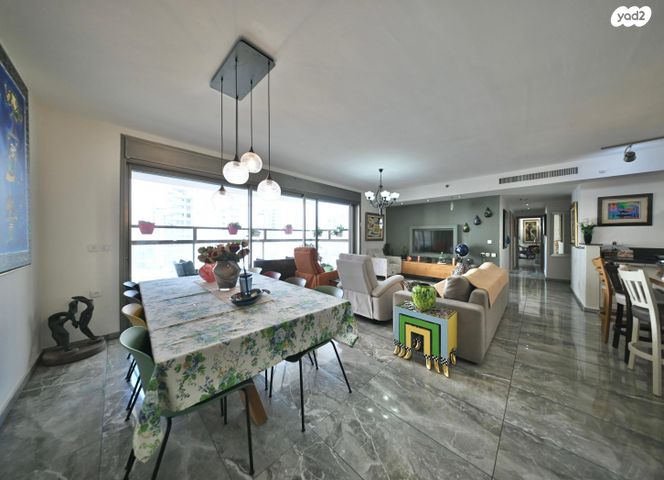 דירה, דרך הים, גנים א', גני תקווה