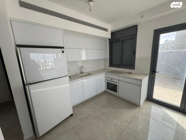 גג/ פנטהאוז, ברזילי, נאות רחל, חולון