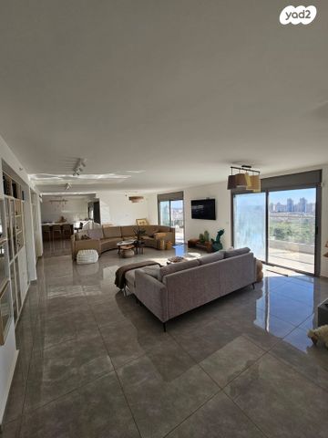 גג/ פנטהאוז, גלי הים, נתניה