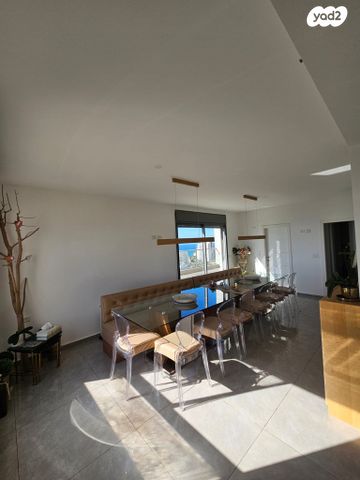 גג/ פנטהאוז, גלי הים, נתניה