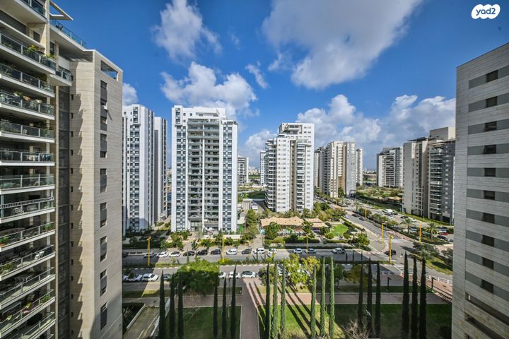 דירה, דרך הים, גנים א', גני תקווה