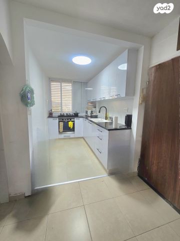 דירה, עגנון, ראשון לציון