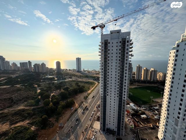 אמנון ליפקין שחק 