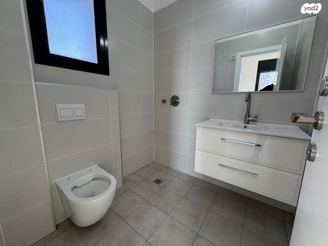 דירה, אמנון ליפקין שחק, נוף הטיילת, נתניה