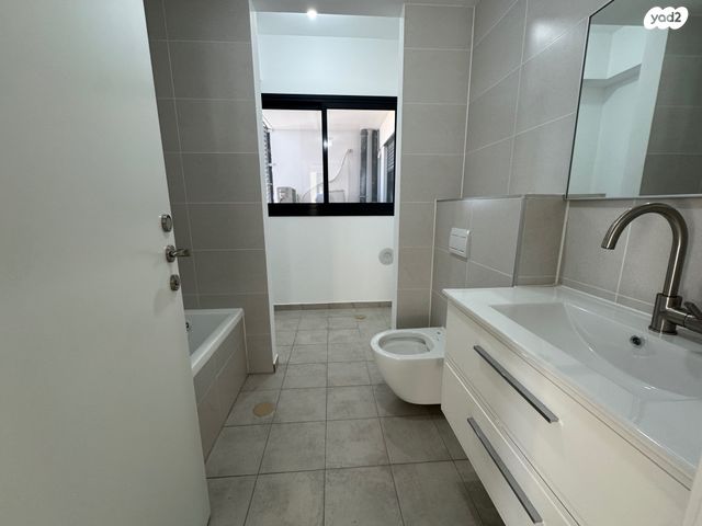 דירה, אמנון ליפקין שחק, נוף הטיילת, נתניה