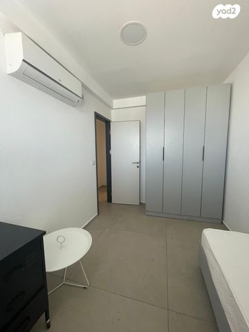 דירה, עין דור, שער פלמר, תחנת רכבת השמונה, חיפה