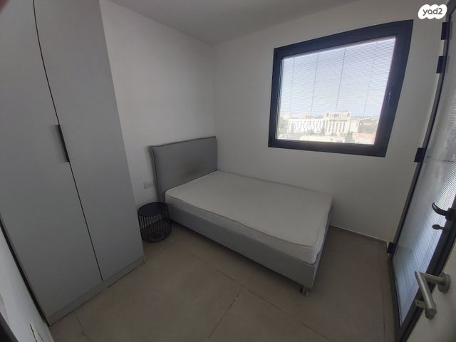 דירה, עין דור, שער פלמר, תחנת רכבת השמונה, חיפה