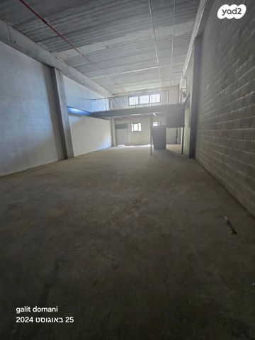 מבני תעשיה, חולון