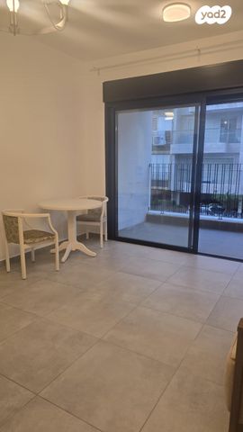 דירה, שמואל הנגיד 22, גרין ועם, חולון