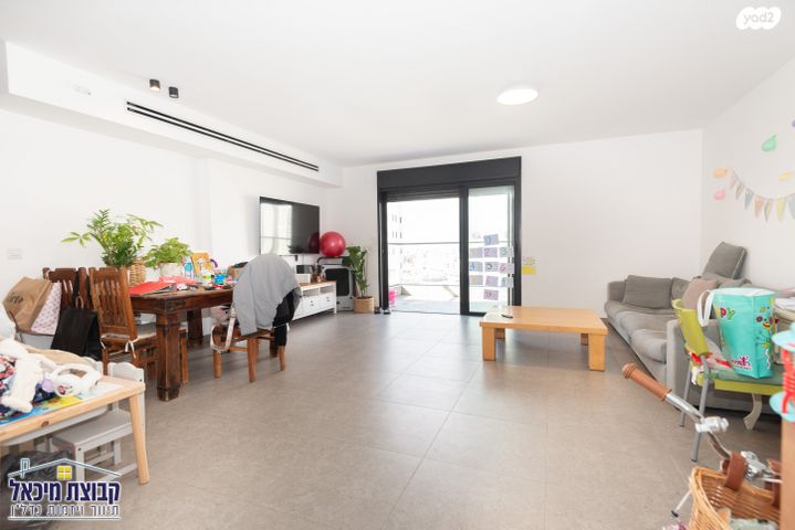 דירה, שמואל הנביא 18, פסגות אפק, ראש העין