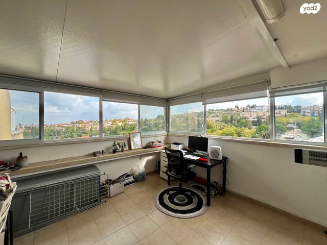 דירה, מנור, אלפי מנשה