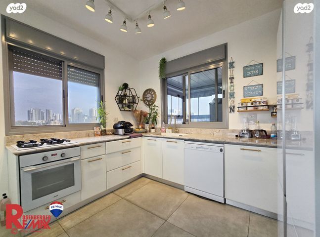 גג/ פנטהאוז, יוסף ברץ 19, חולון