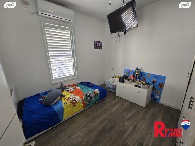 טריפלקס, אצ"ל, בת ים