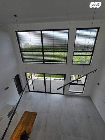 דופלקס, תל מונד