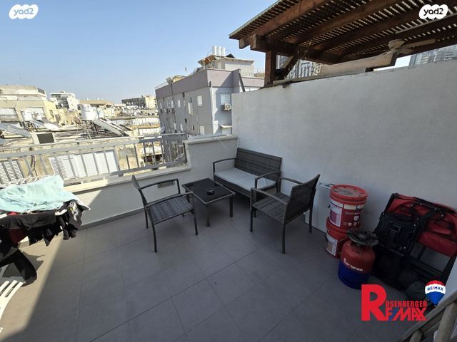 טריפלקס, אצ"ל, בת ים