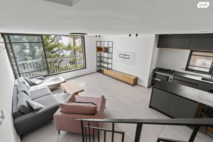 גג/ פנטהאוז, מנדלי מוכר ספרים, אגרובנק, חולון