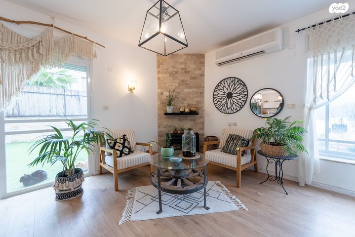 בית פרטי/ קוטג', לוטם 13, הפרחים, כפר ורדים