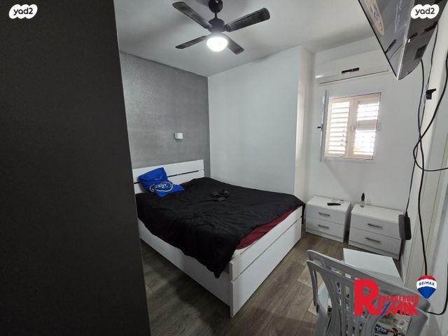 טריפלקס, אצ"ל, בת ים