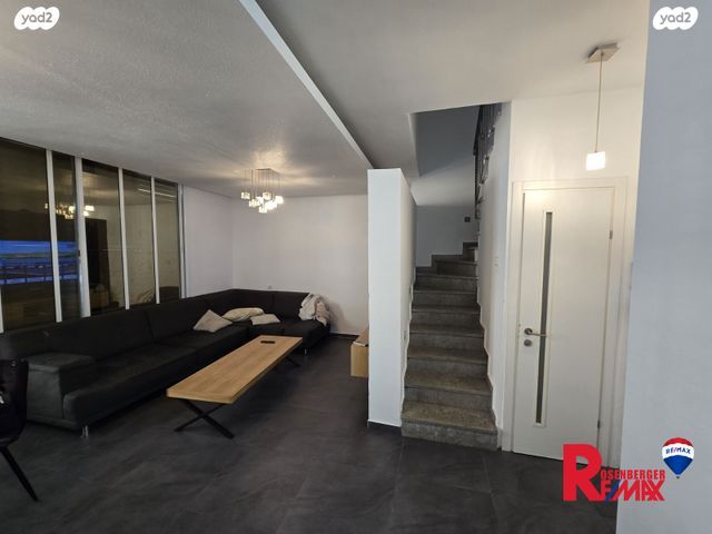 טריפלקס, אצ"ל, בת ים